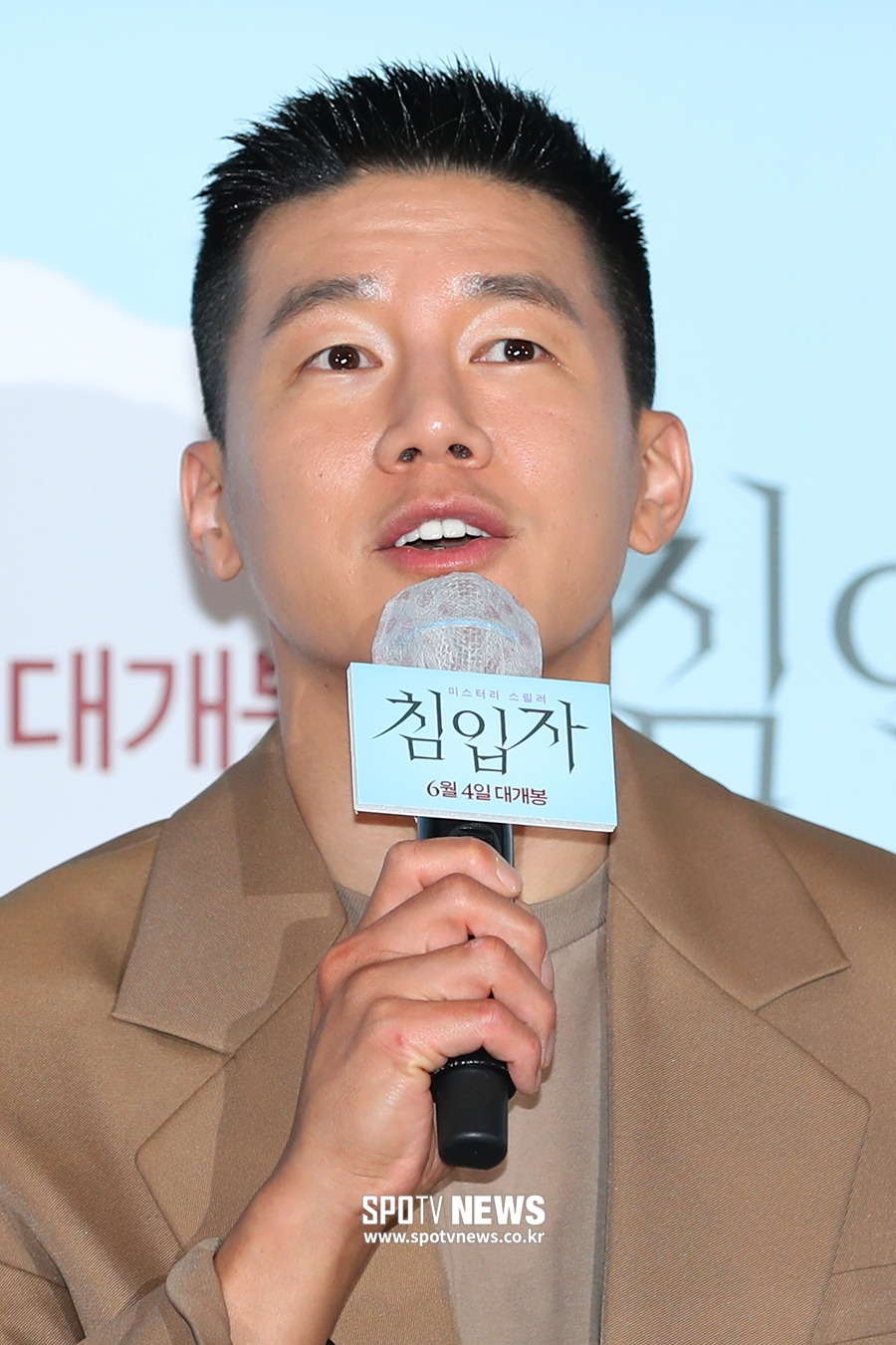 [포토S] 김무열, 짧게 자른 머리