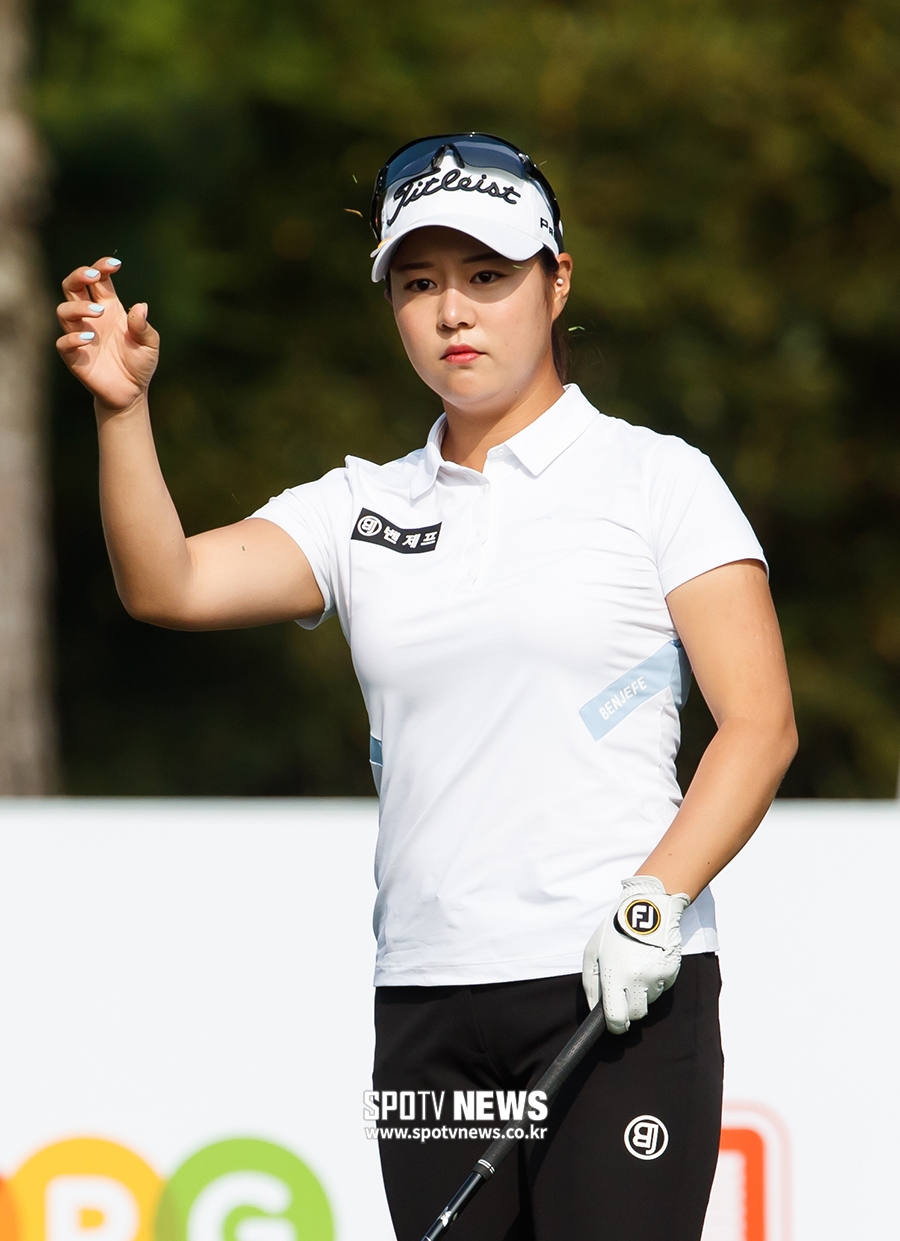 [포토S] 바람 확인하는 김리안