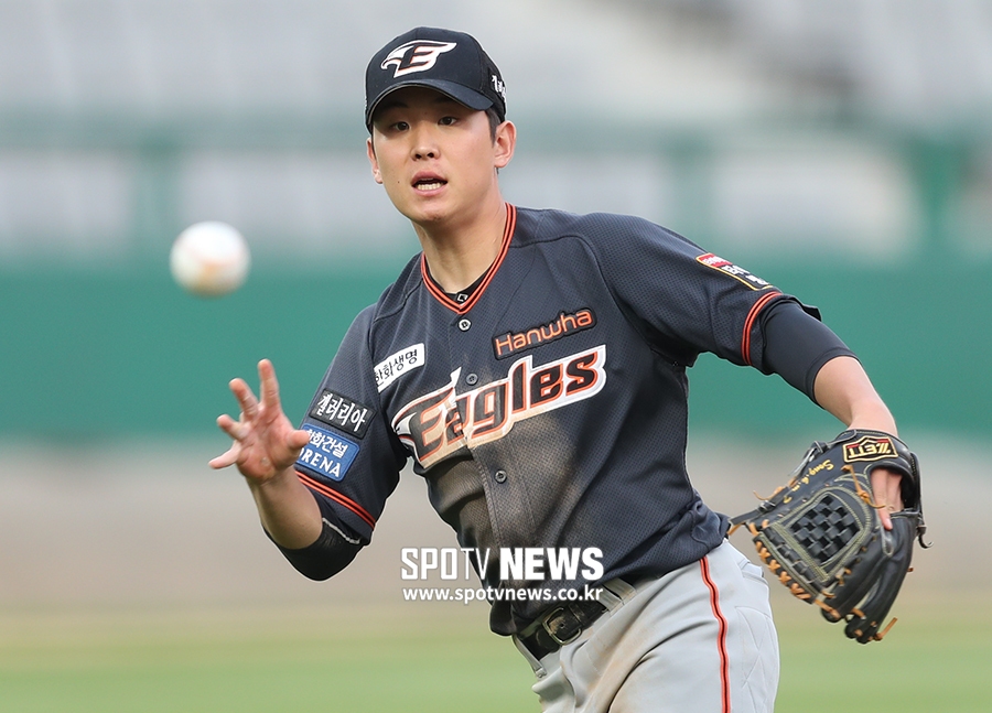 [포토S] 송구하는 정은원