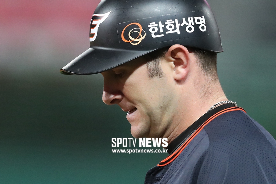 [포토S] 호잉, 깊어지는 고민