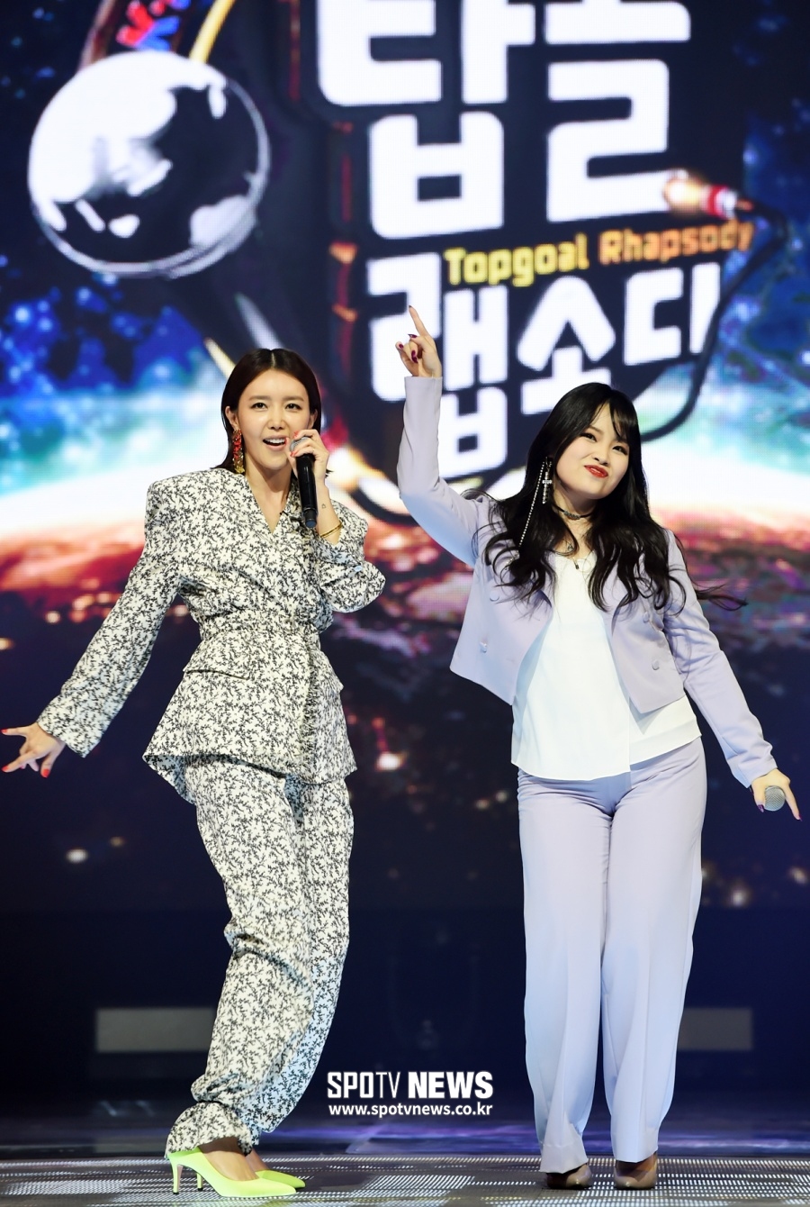 [LIVE 포토]채정안, 탑골랩소디 외국인 경연자와 댄스배틀!