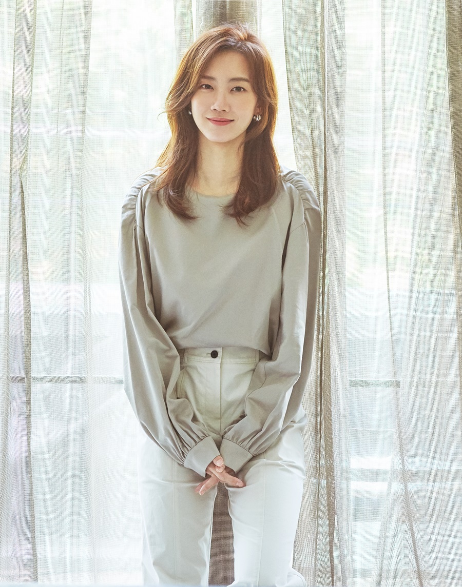 '슬의생' 신현빈 "'이익준 아버지' 조정석 유머, 혼자 웃음 참느라 힘들어"[인터뷰②]