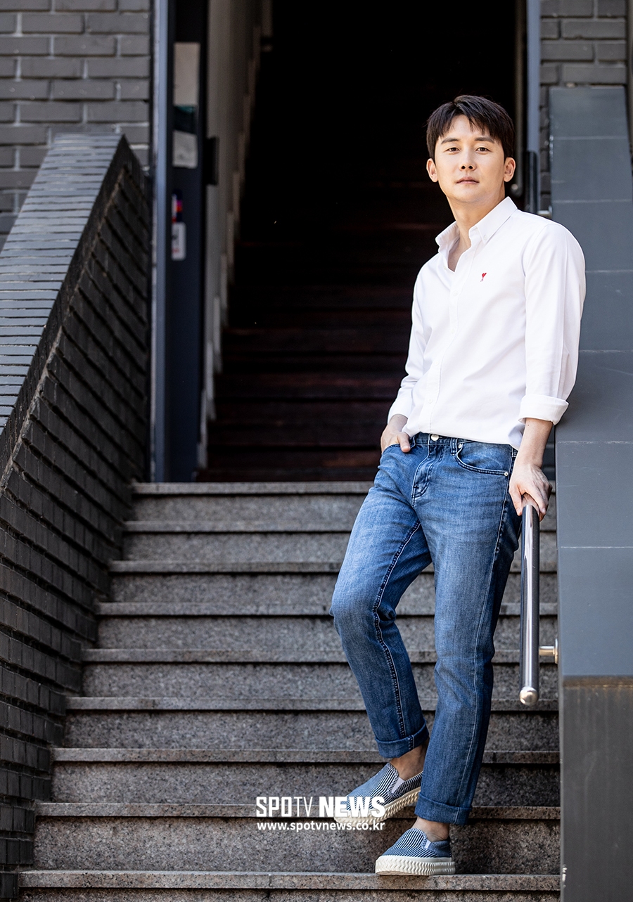 [포토S] 김준한, 모델 포스
