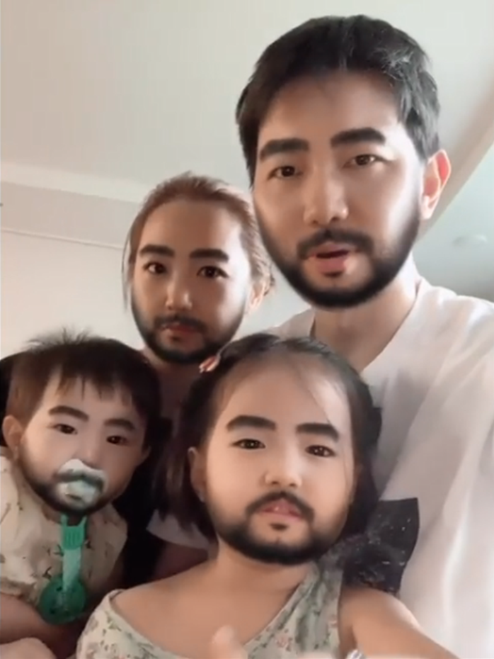 이지애♥김정근, 수염난 딸·아들과 '집콕' 현실육아…"신나게 놀아보자"