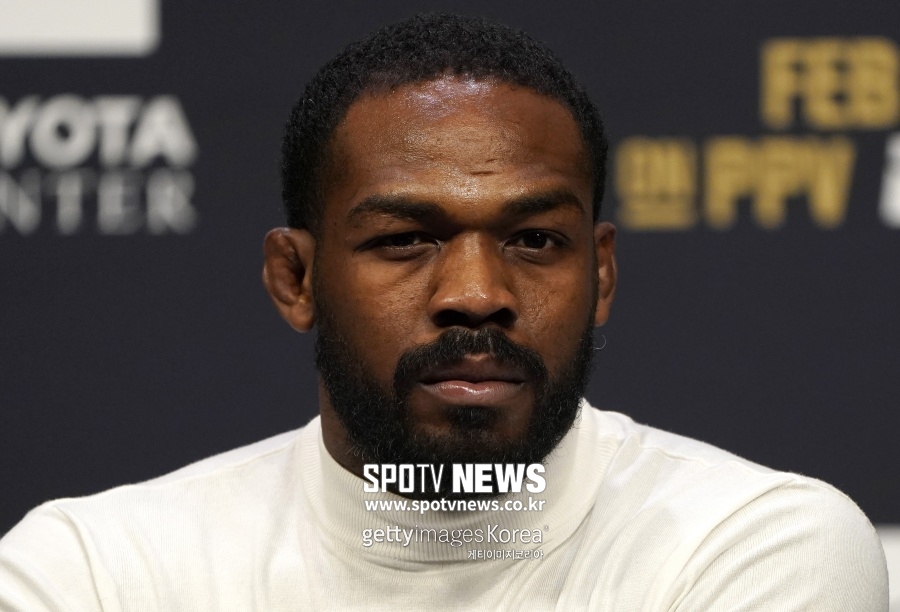 [정오의 UFC] 존 존스 vs 데이나 화이트, 불붙은 '갑을 전쟁'