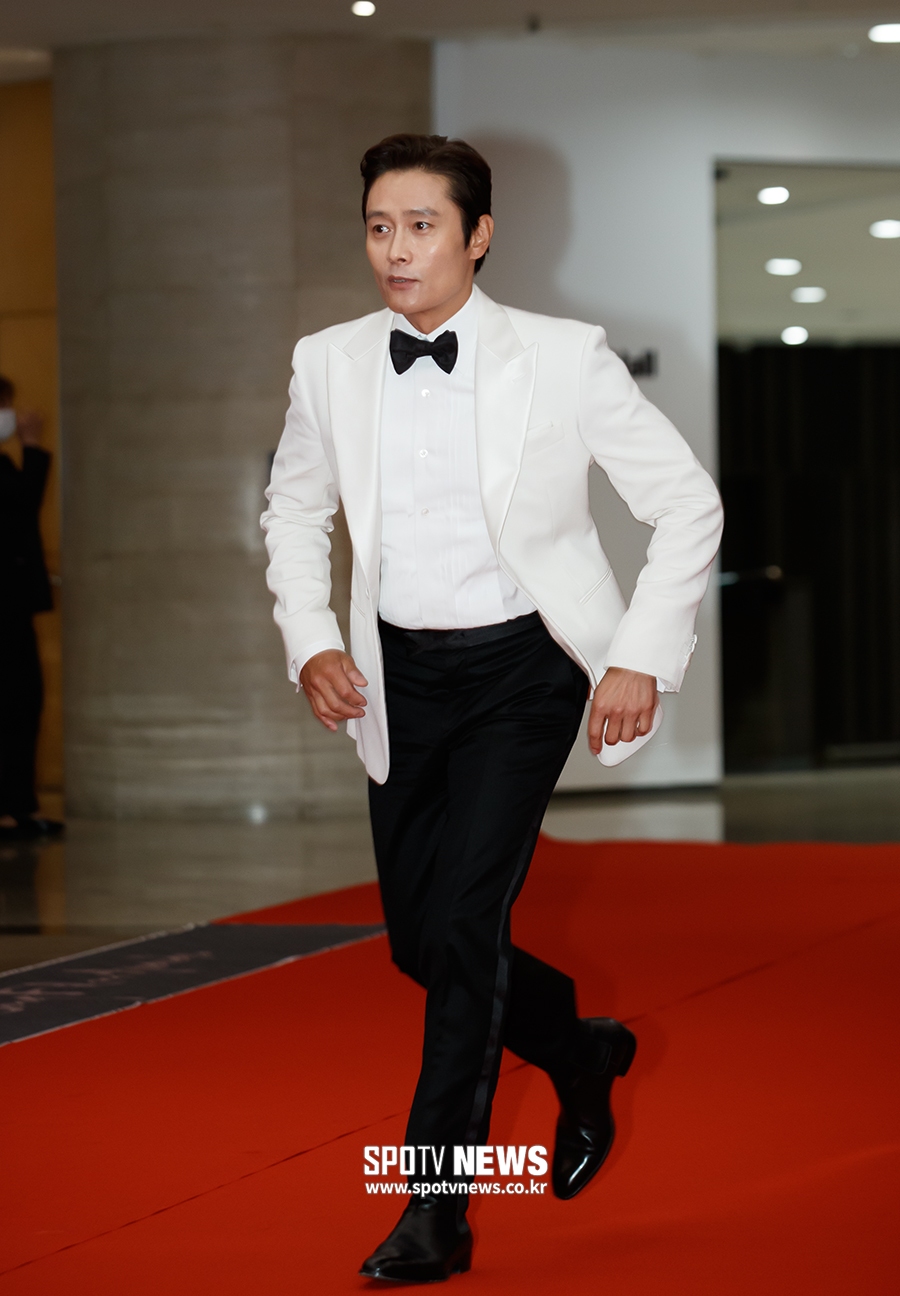 [포토S] 이병헌, 갑자기 액션 영화처럼