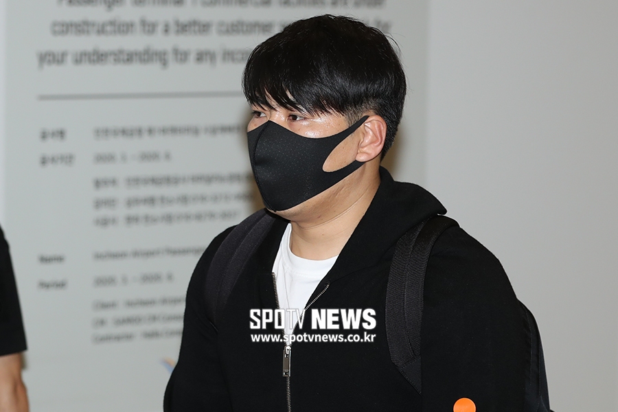 [SPO 현장] 강정호 쓸쓸한 무언의 귀국… 2주간 자가 격리 후 입장 밝힌다