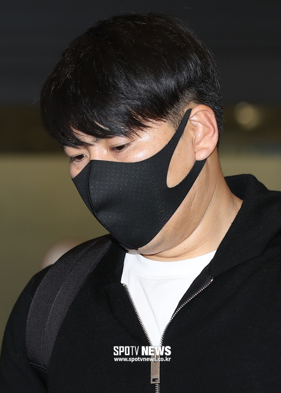[포토S] 강정호, 묵묵부답 귀국