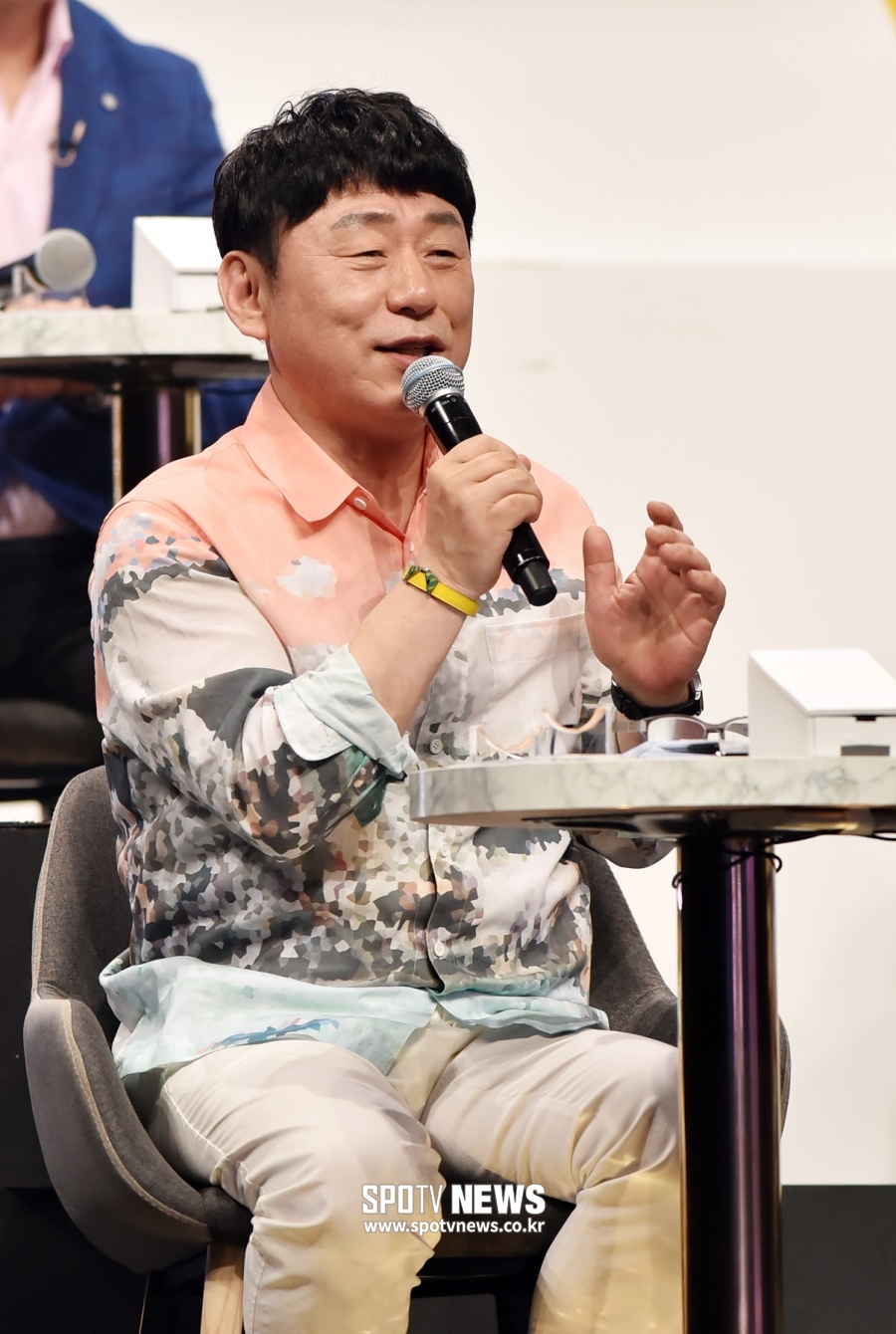 [LIVE 포토]이건우 작사가 '탑골랩소디의 감초'