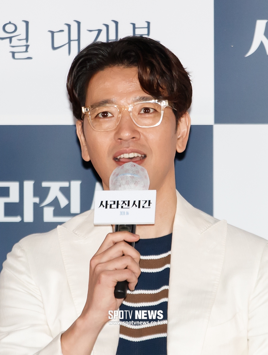 [포토S] 인사하는 배우 배수빈