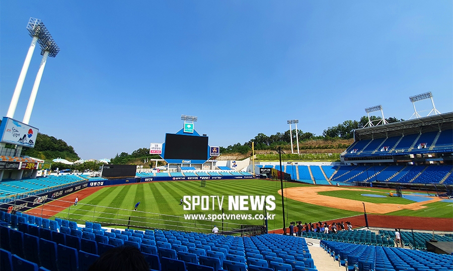 [스토리S] '대프리카' 시작된 라팍, 35도 치솟은 날씨에 땀 뻘뻘 훈련