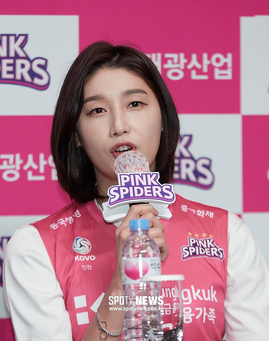 [포토S] 국내 복귀 소감 말하는 김연경