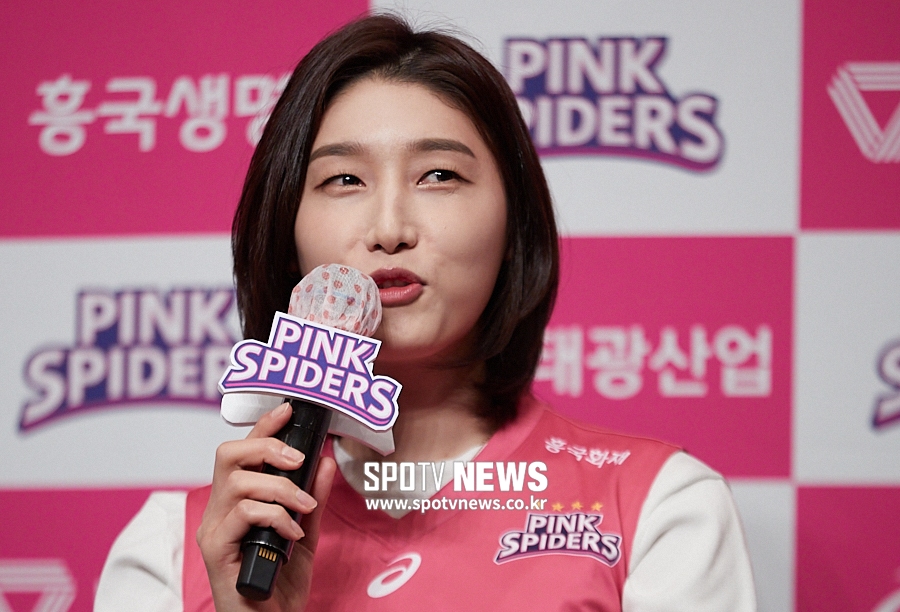 [포토S] 김연경, "'식빵언니' 유튜브 계속 해야죠"
