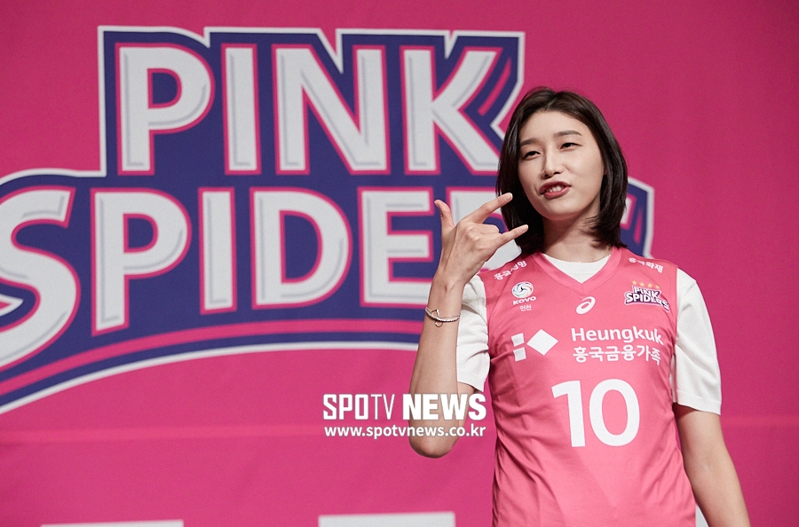 [포토S] 김현경, 스웨그 넘치는 핸드 사인