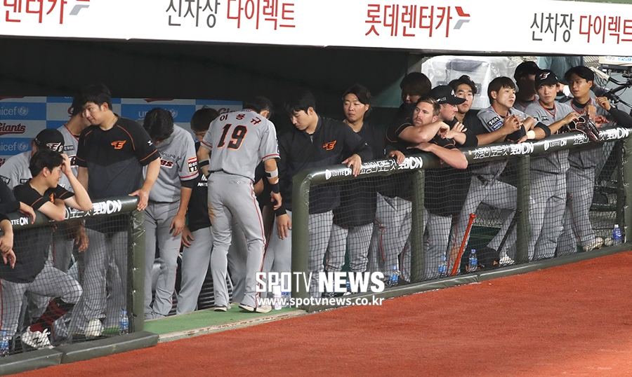 [포토S] 한화, 팀 최다 16연패 기록