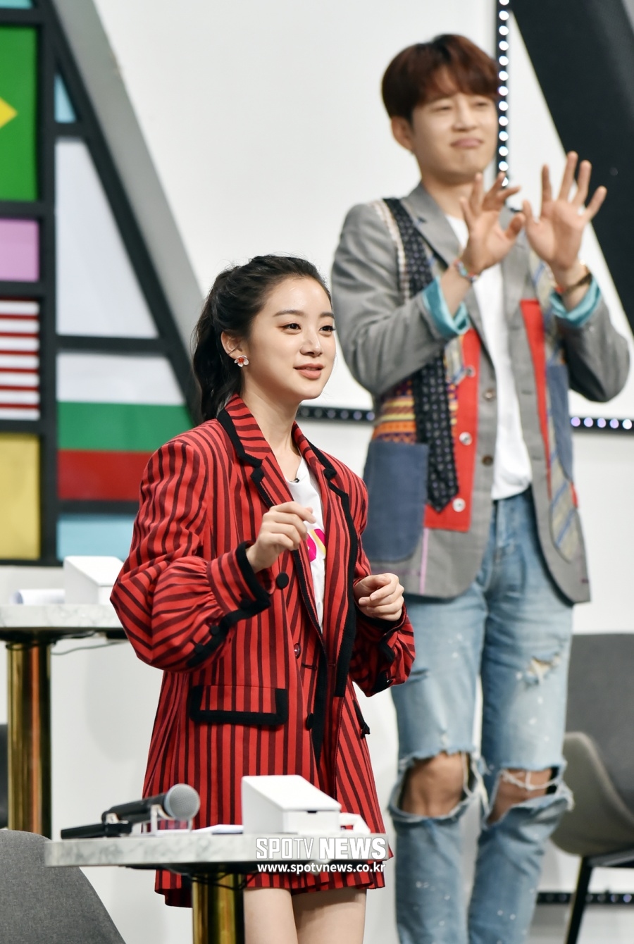 [LIVE 포토]혜림-세븐, 춤 절로 나오는 탑골랩소디 트로트 특집 무대