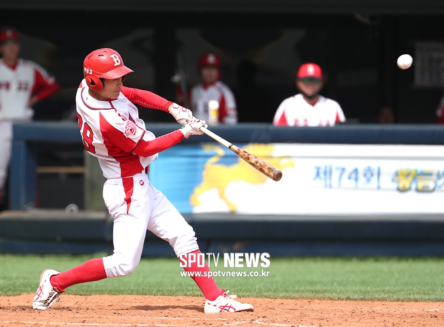 [포토S] '황금사자기' 역전 적시타 날리는 부경고 박재형