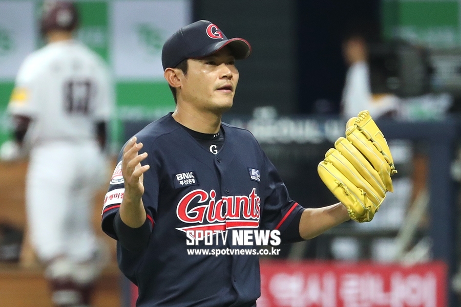 “류현진 영상 보면서 배웠습니다” 롯데 노경은의 ‘랜선 스승’