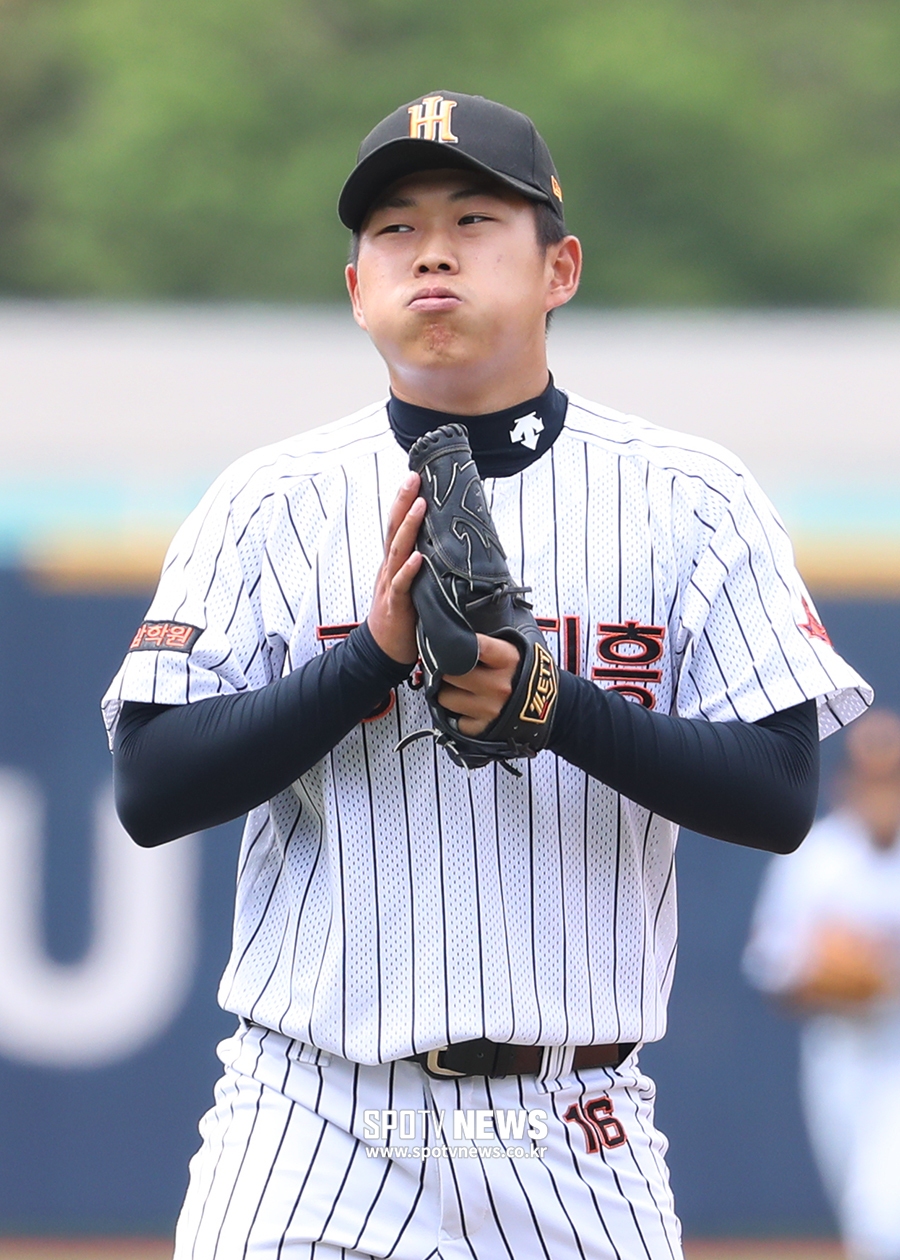 [포토S] 광주진흥고 이정재, '실점 위기 막았다'