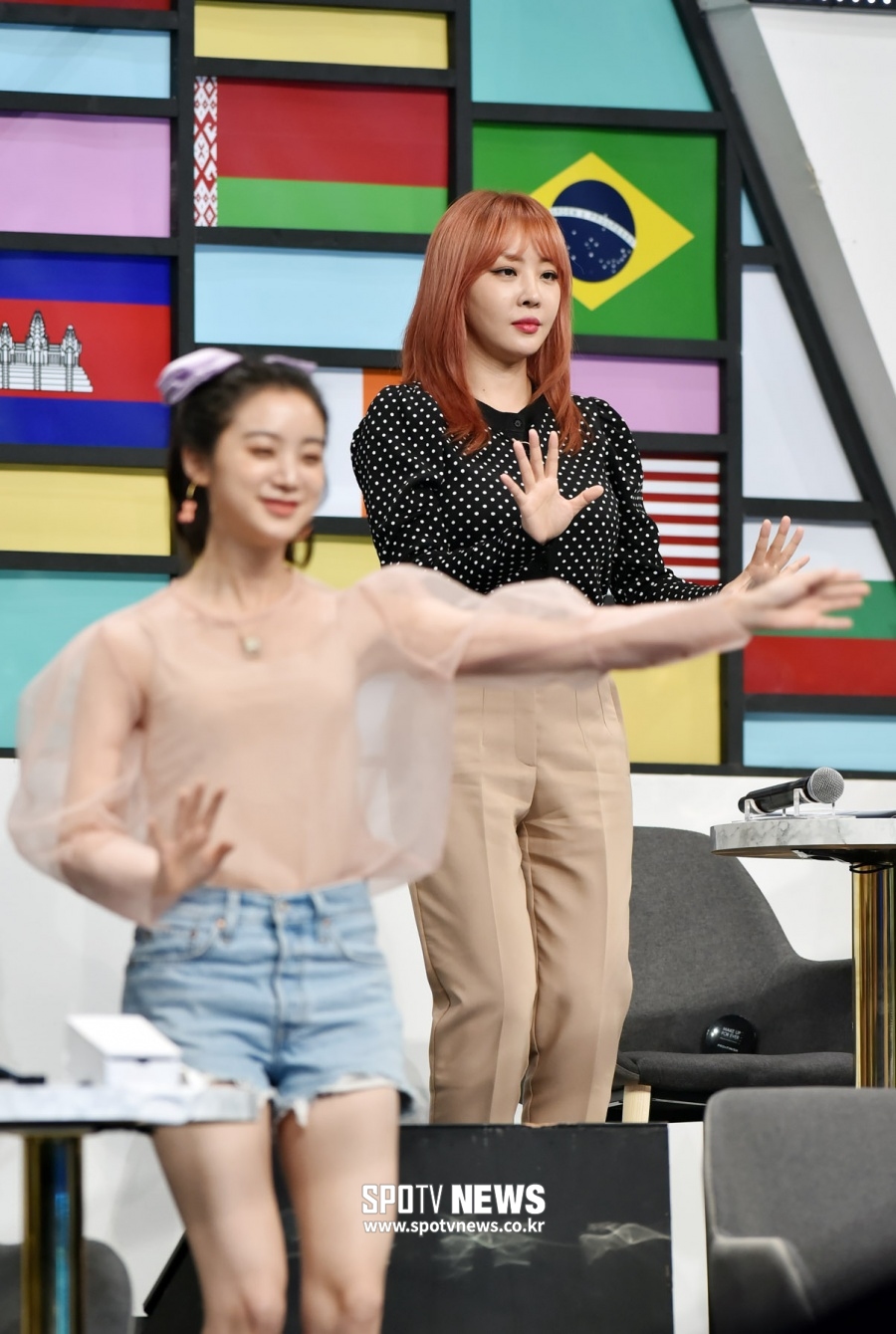 [LIVE 포토]혜림-나르샤, 숨길 수 없는 댄스본능