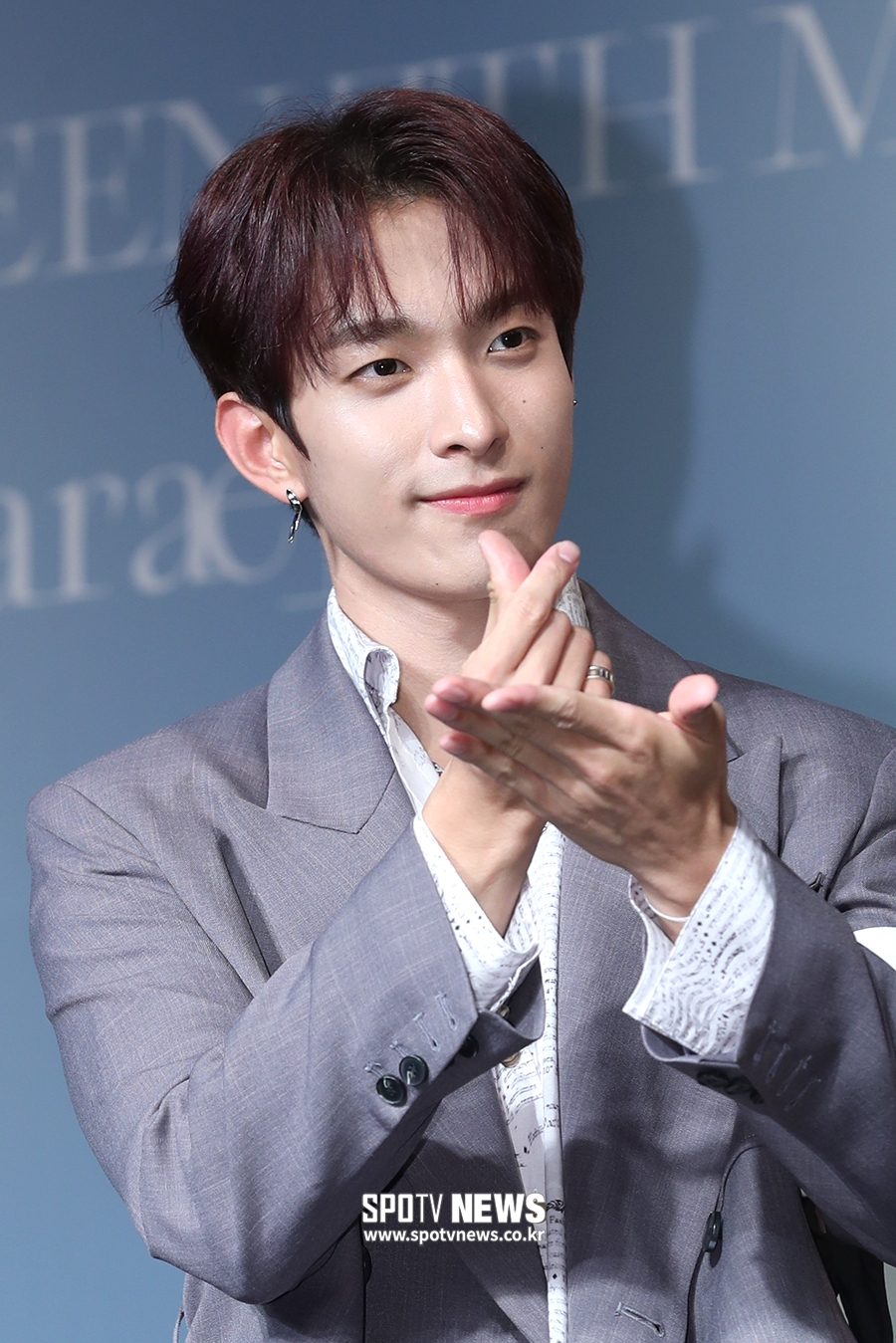 [포토S] 세븐틴 도겸, 손바닥 하트 뿅!