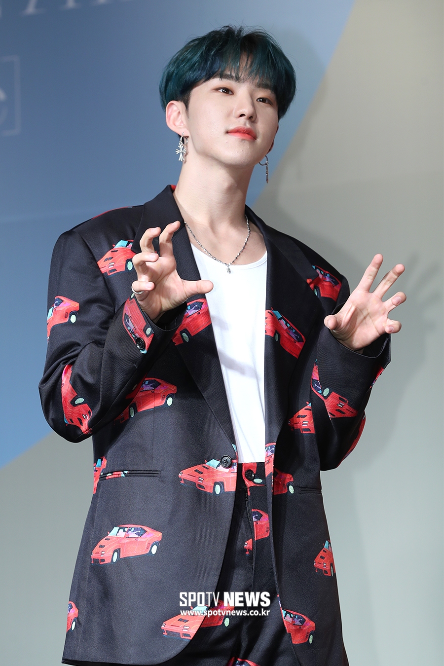 [포토S] 세븐틴 호시, '호랑이 포즈 빠질 수 없지'