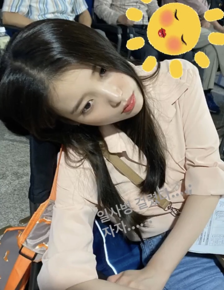 "일사병 걸렸다, 자자"…아이유, 영화 '드림' 촬영중  지친 모습에 걱정↑