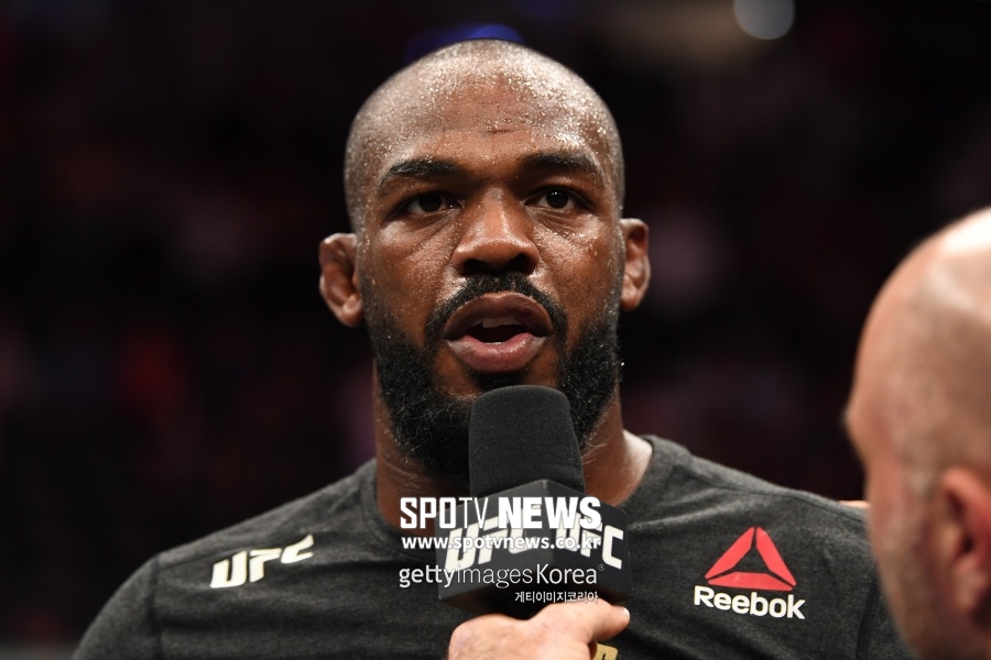 존 존스 선전포고…"내 가치 인정 안 하면 UFC 안 뛴다"