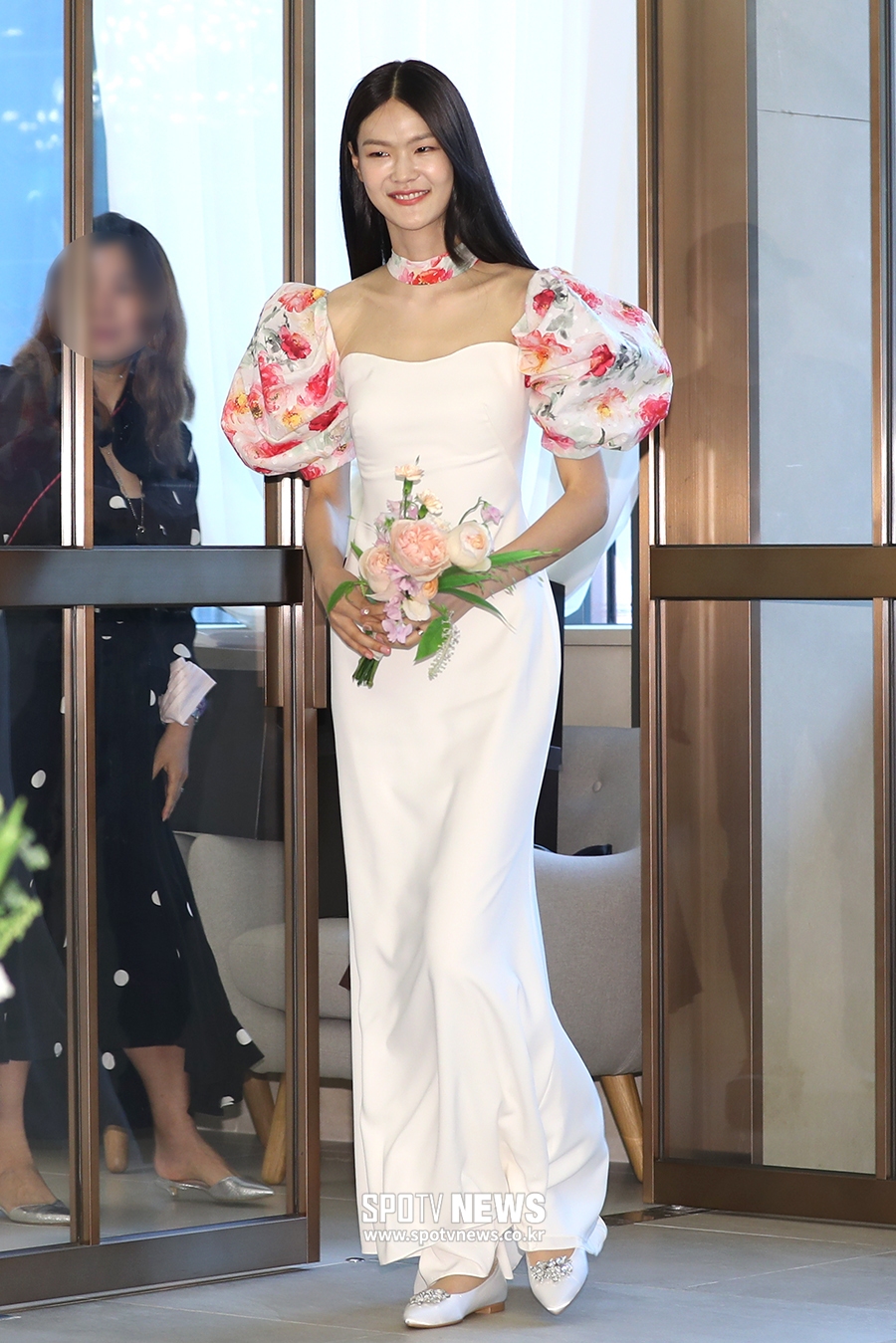 [포토S] 전수민, 플라워 웨딩 드레스