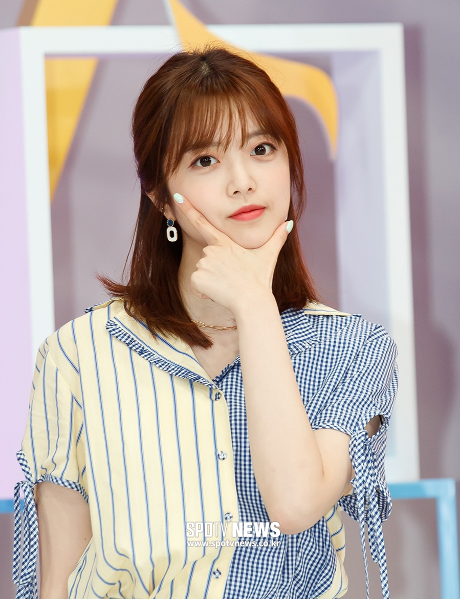 [포토S] 위키미키 지수연, 완벽한 V라인