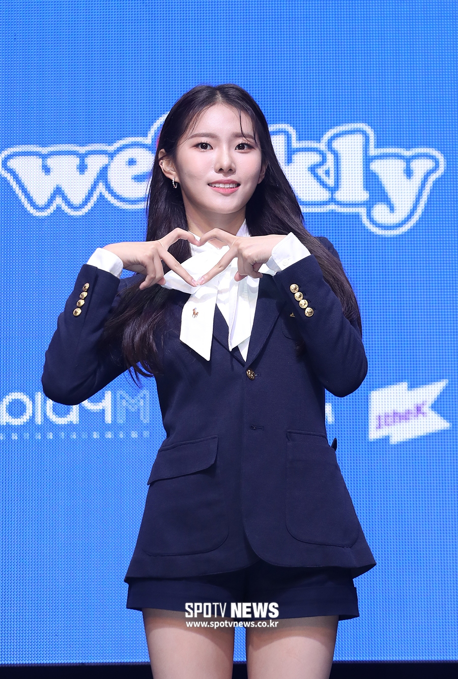 [포토S] 위클리 먼데이, 손가락 하트 장인