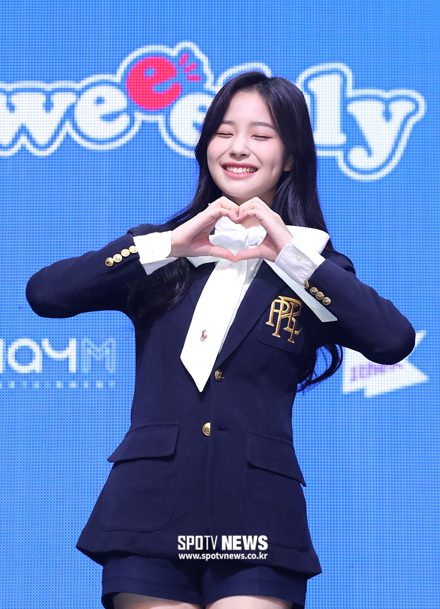 [포토S] 위클리 지안, '팬심' 녹이는 미소