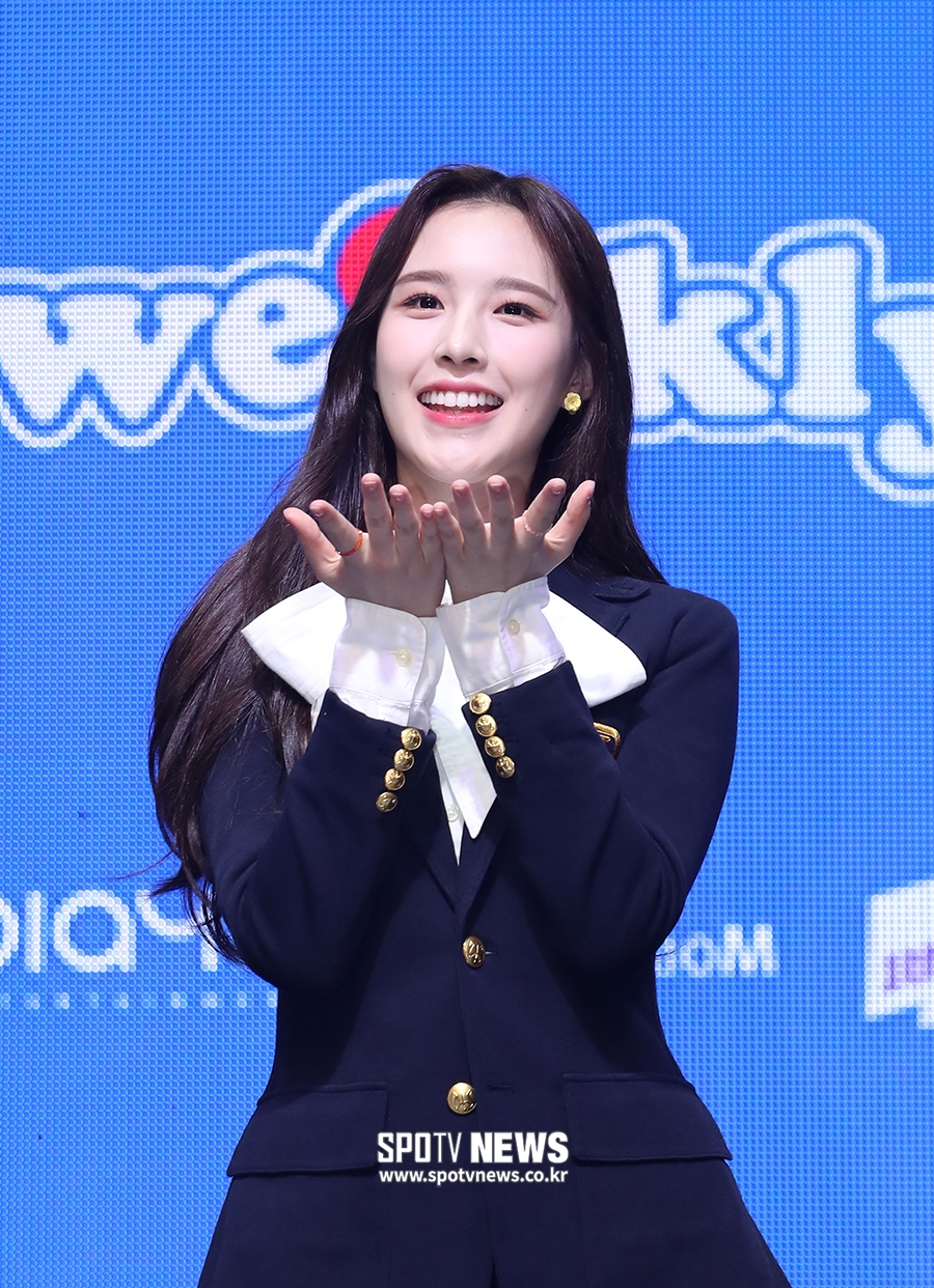 [포토S] 위클리 이재희, '제 사랑을 받으세요'