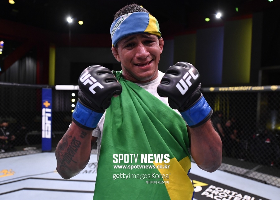 길버트 번즈, 코로나 양성반응…UFC 251 웰터급 타이틀전 취소 위기