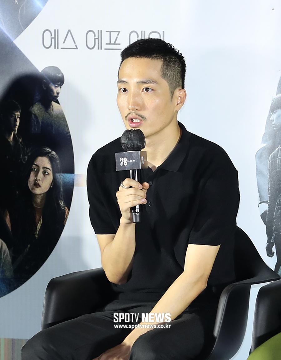 [포토S] 인사하는 인간증명 김의석 감독
