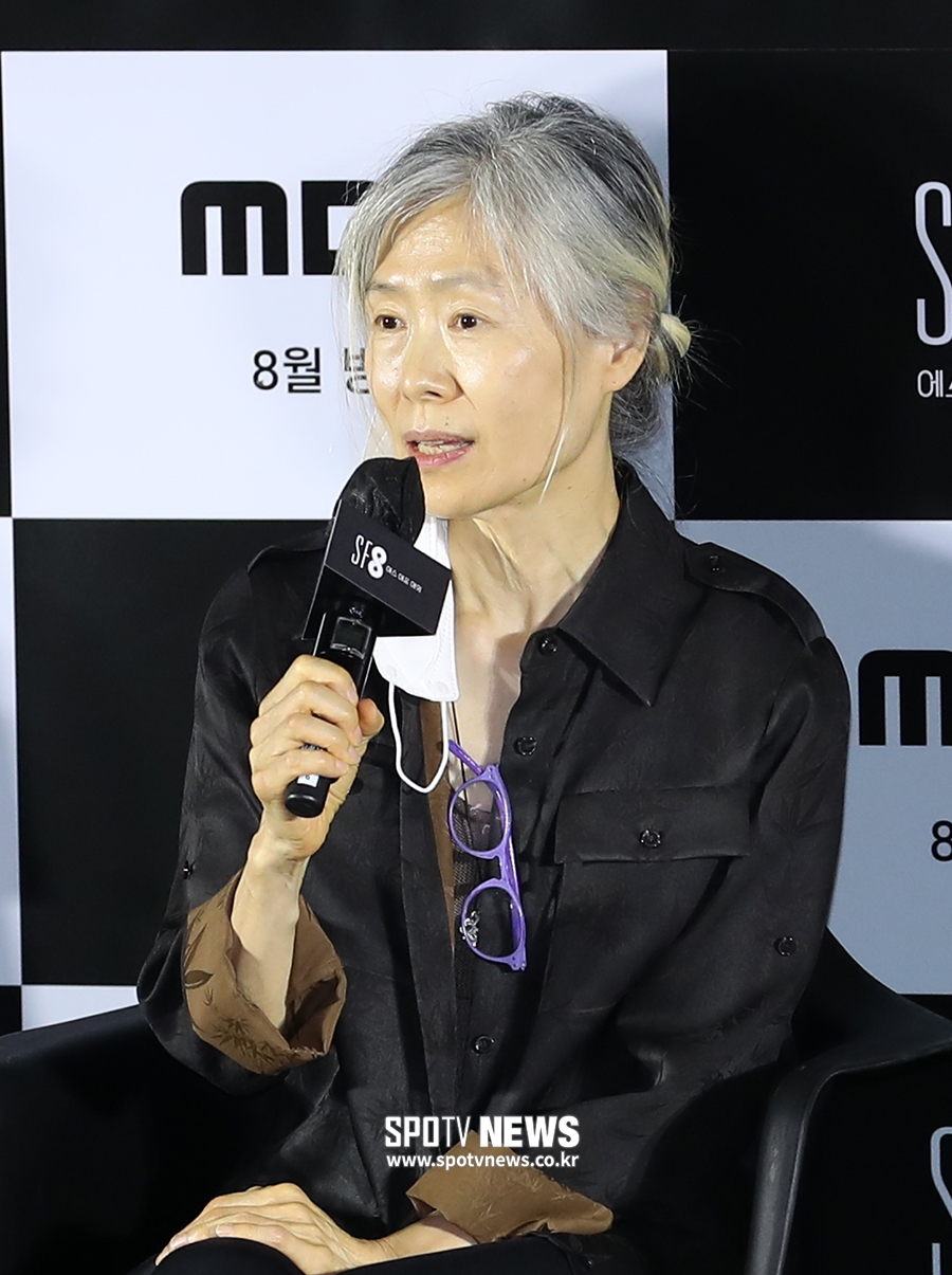 [포토S] 인사하는 배우 예수정