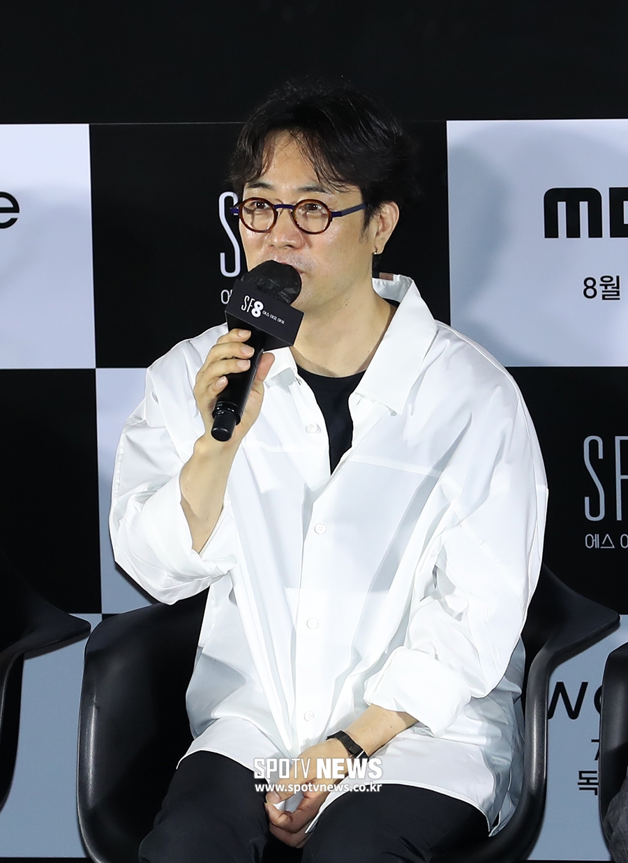 [포토S] 인사하는 민규동 감독