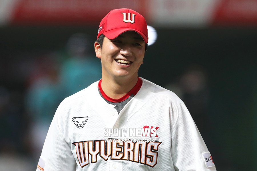 [포토S] 이건욱, 6회까지 1실점 호투!