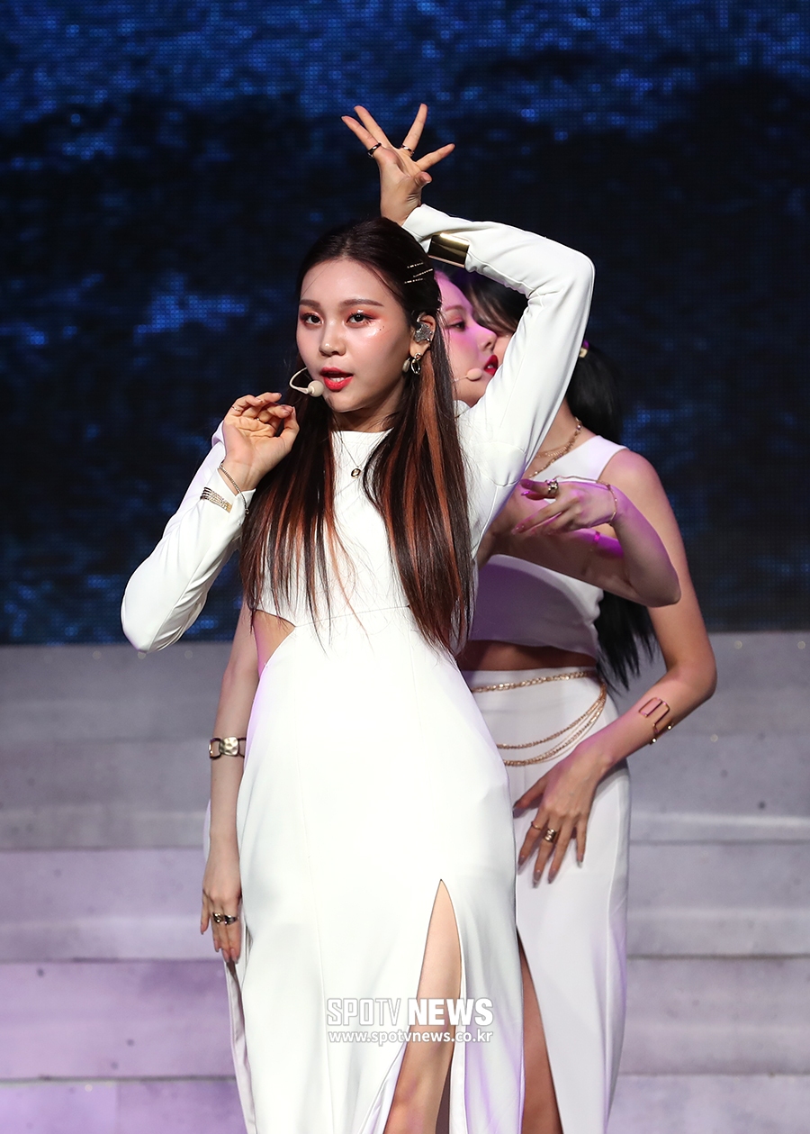 [포토S] 여자친구 엄지, 성숙해진 미모