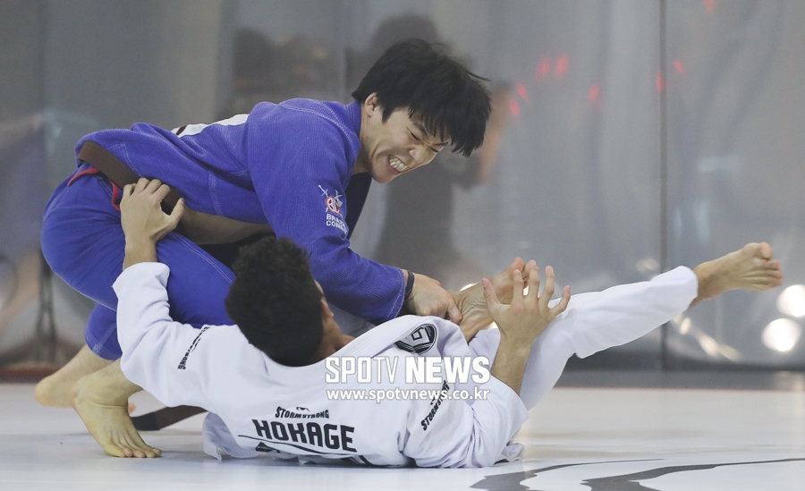 [포토S] 한현우, '이 악물고'