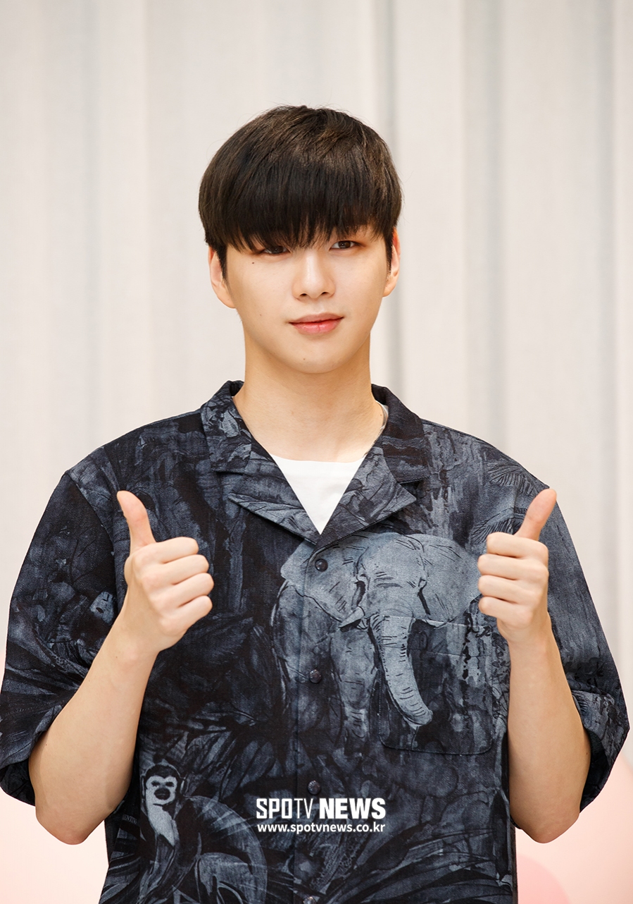 [포토S] 강다니엘, 만화 주인공의 눈빛