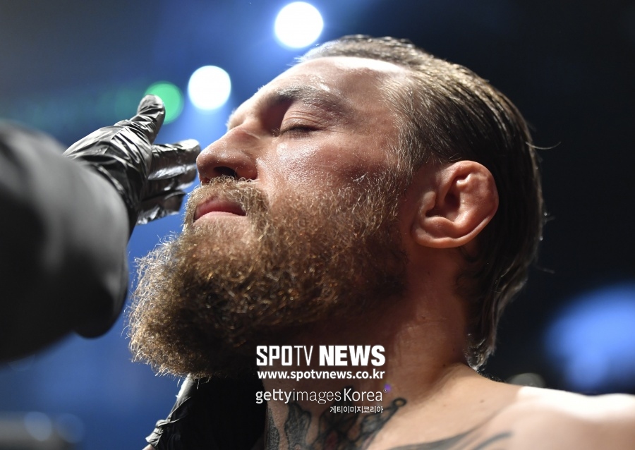 [오늘의 UFC(7/22)] 맥그리거, 후커에게 밀려 UFC 5위로 하락