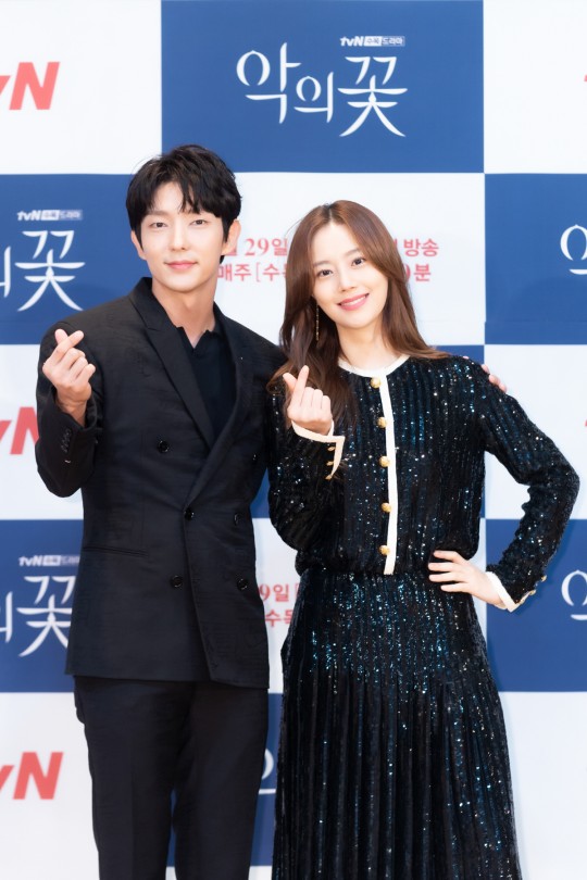 '악의 꽃' 문채원 "'왕의 남자' 감명 깊게 봤는데…이준기와 부부 역할"
