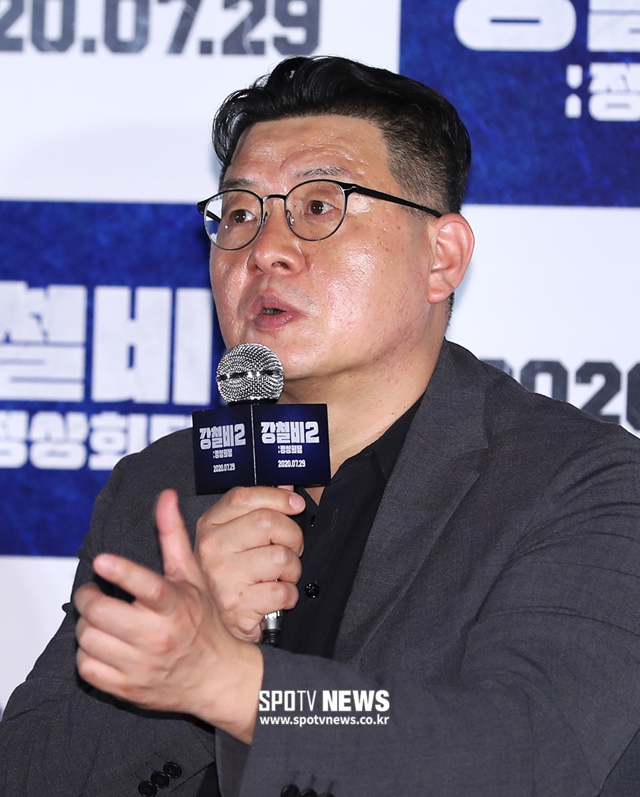 [포토S] 질문에 답하는 양우석 감독