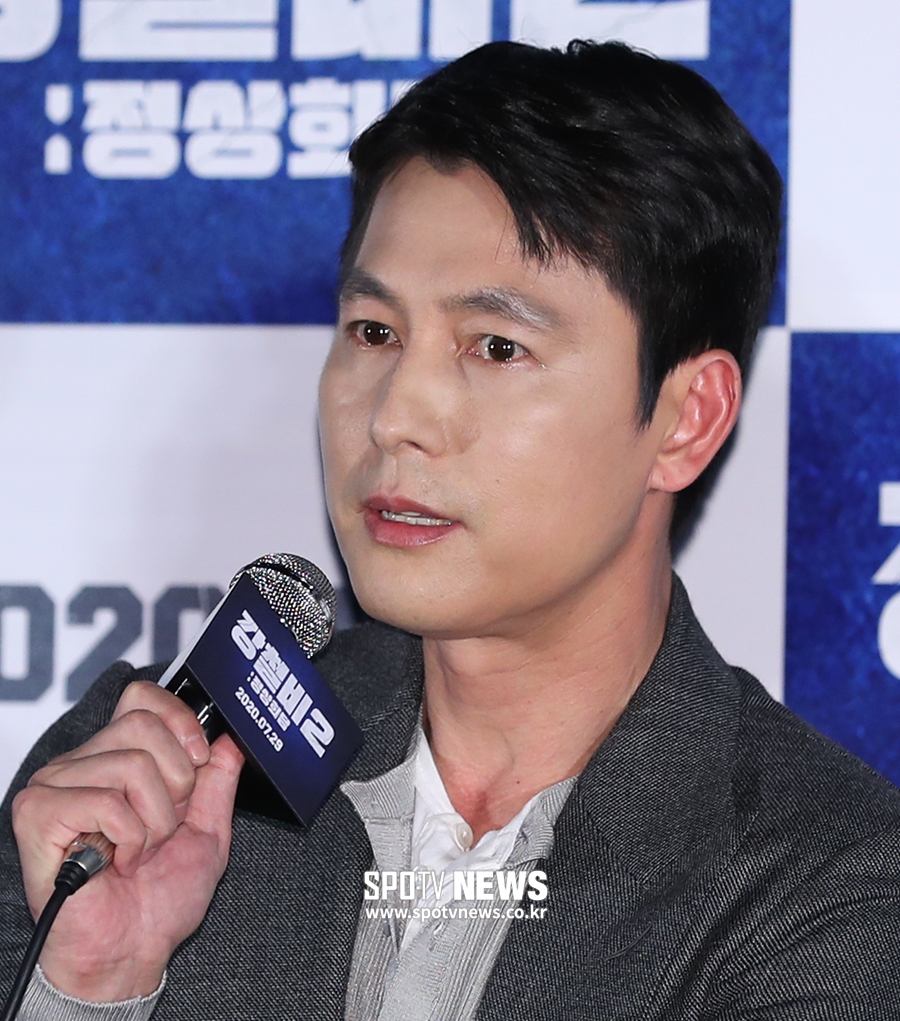 [포토S] 눈물 참는 정우성, "불행했던 우리 민족, 평화의 길로 갔으면"