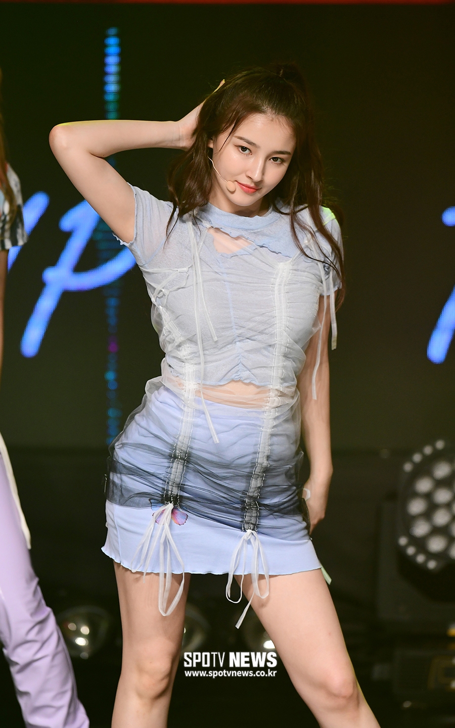 모모랜드 낸시, 아찔한 눈빛