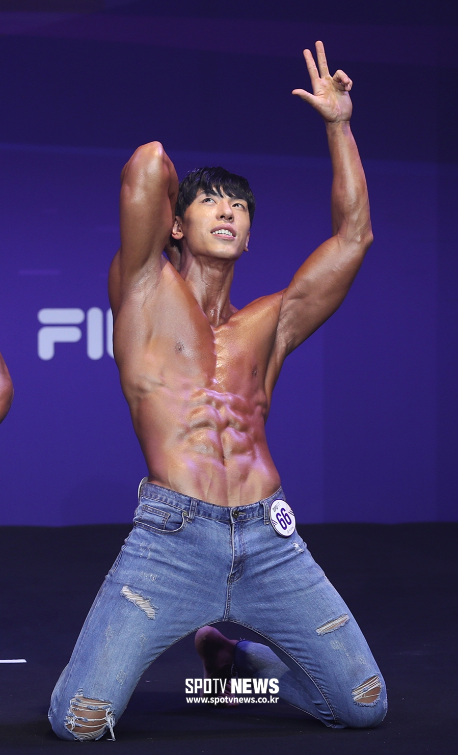 [포토S] '스포핏' 한기민, 초콜릿 복근