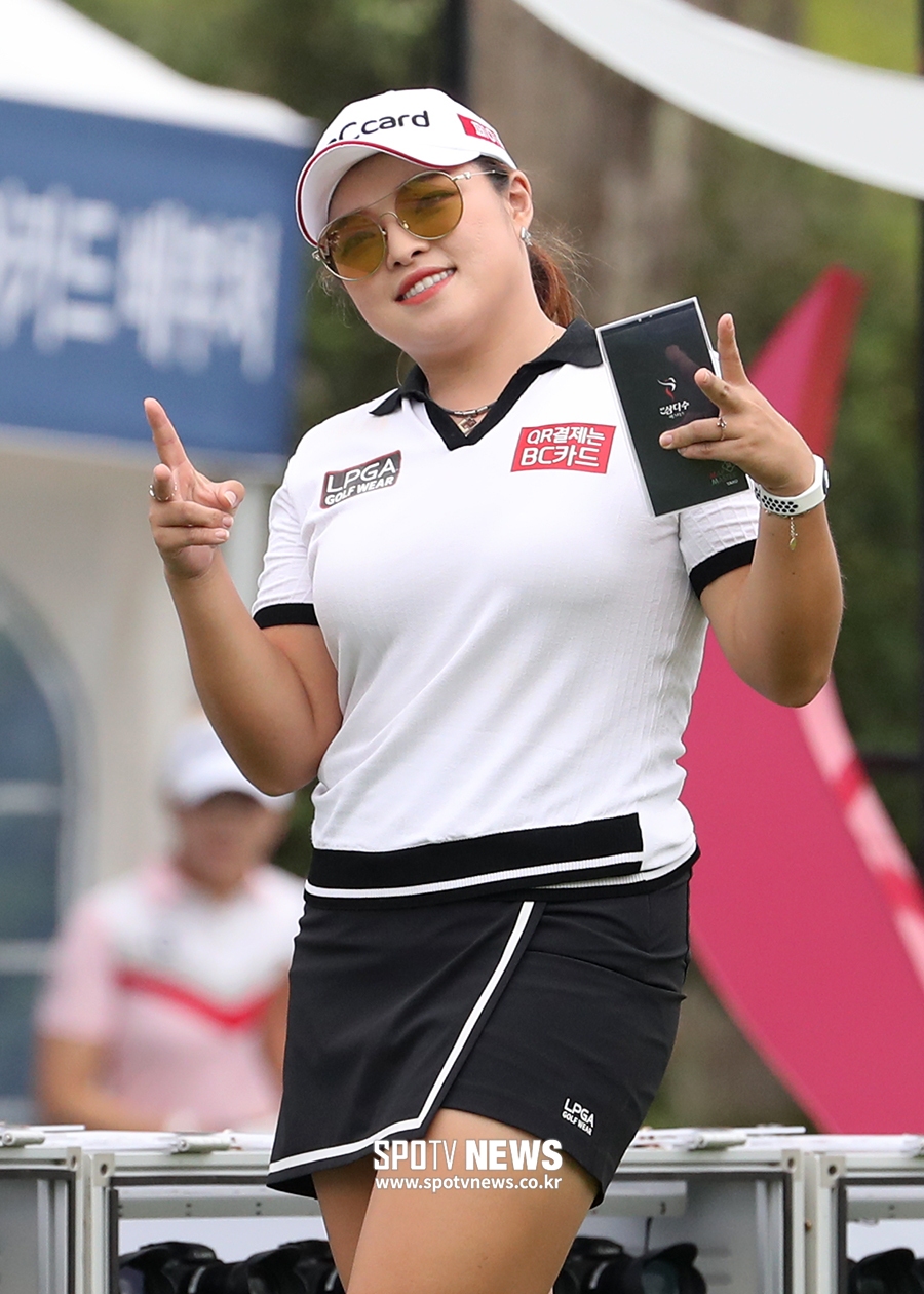 [포토S] 장하나, 피곤해도 숨길 수 없는 밝은 에너지