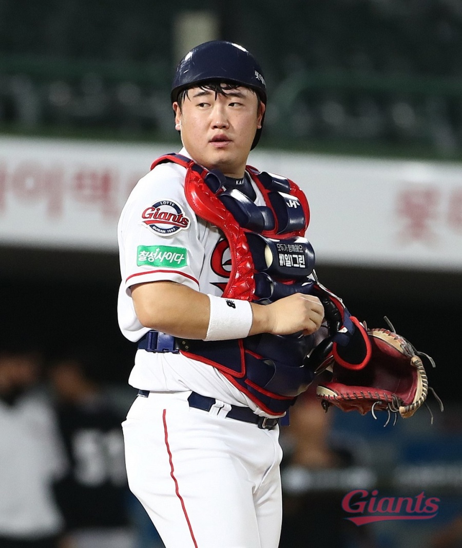 롯데 포수들의 ‘공백과 부진’…깊어지는 허문회 감독의 ‘실질적 고민’
