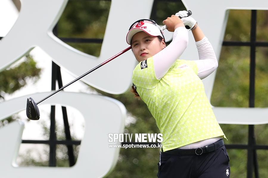 [포토S] 티샷 날리는 최혜진